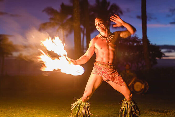 hawaiian fire knife dancers