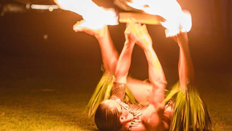 hula dancer at wedding in hawaii